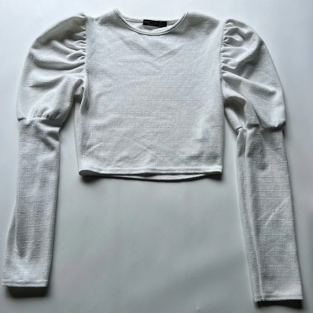 Nasty Gal White Long Sleeve Cropped Top - Picture 2 of 6